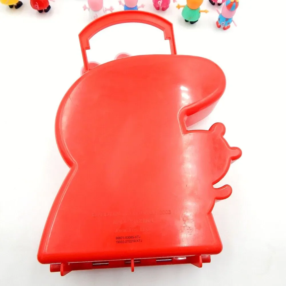 Peppa Pig Figure Lot of 17 Figurines Carrying Case 2003 Jazwares ABD Ltd